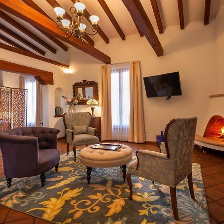 Hotel Boutique Casa Colorada Patzcuaro Bagian luar foto