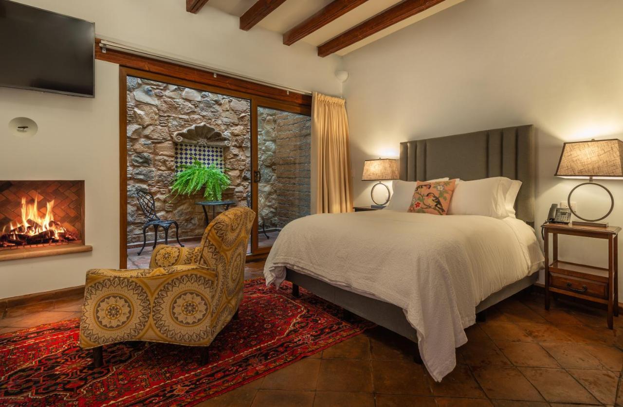 Hotel Boutique Casa Colorada Patzcuaro Bagian luar foto