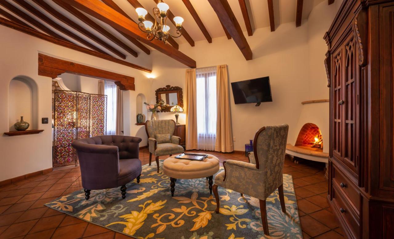 Hotel Boutique Casa Colorada Patzcuaro Bagian luar foto